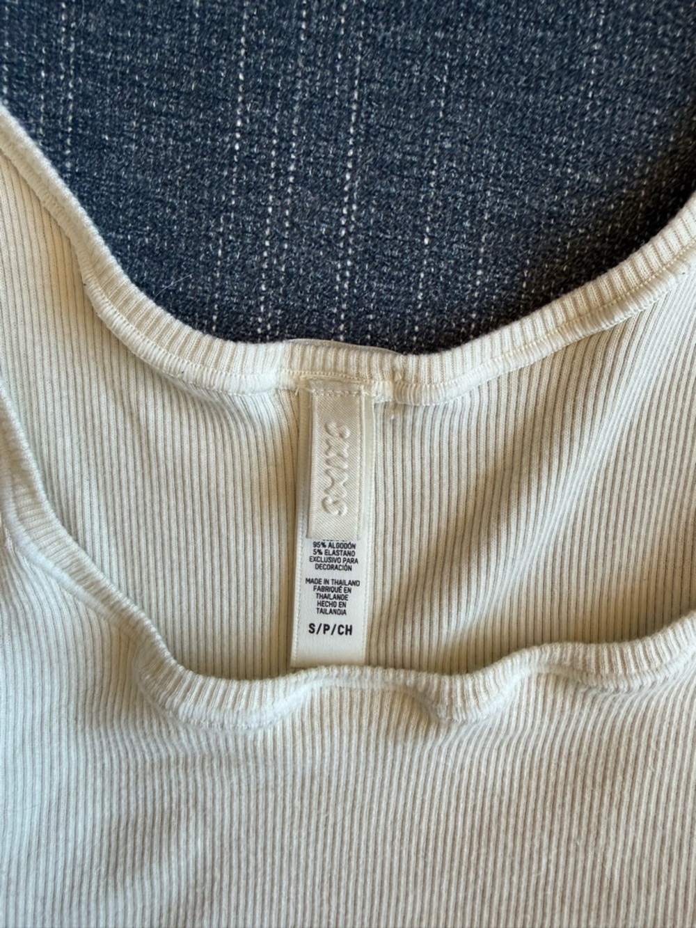SKIMS Pale Yellow Ribbed Scoop Neck Tank Top - Picture 2 of 4